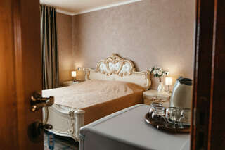 Гостевой дом Мераба Судак Семейный номер с видом на море-2