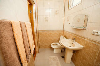 Гостевой дом Мераба Судак Люкс с кроватью размера «king-size» и видом на море-9