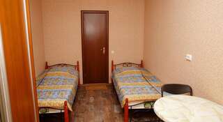 Гостевой дом Мераба Судак Стандартный двухместный номер с 2 отдельными кроватями-3
