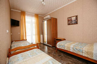 Гостевой дом Мераба Судак Бюджетный двухместный номер с 2 отдельными кроватями-2