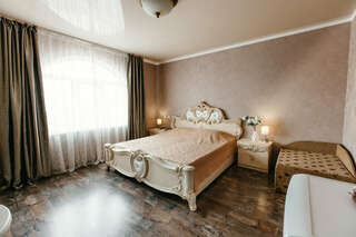 Гостевой дом Мераба Судак Семейный номер с видом на море-5