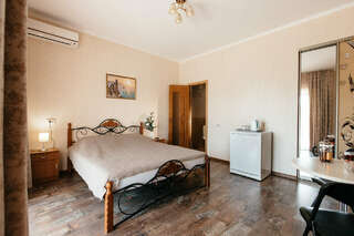 Гостевой дом Мераба Судак Двухместный номер Делюкс с 1 кроватью и видом на замок-4